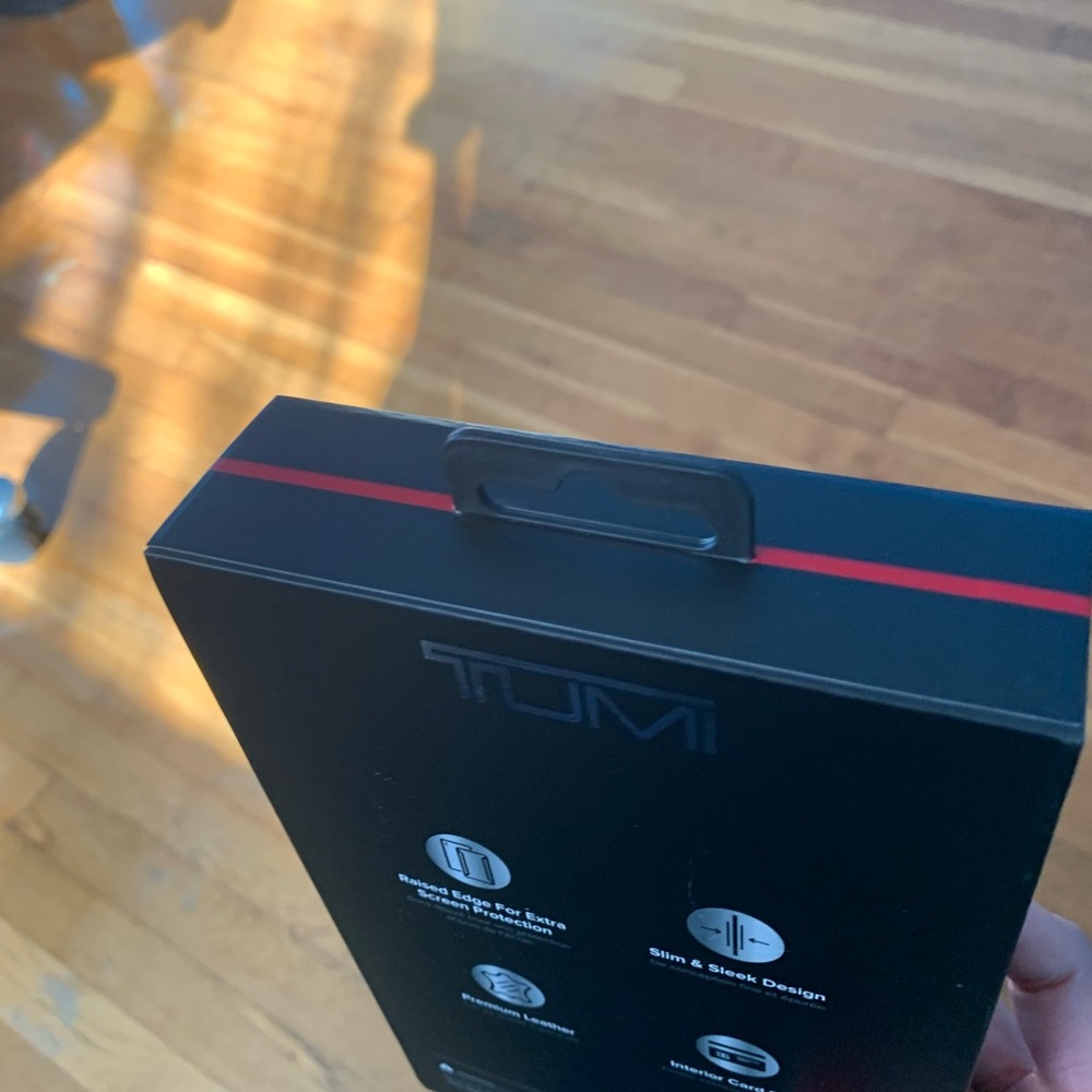 Sleek Tumi Wallet iPhone case for 13 Pro (1 left!) or 14 Pro NEW IN BOXAuthentic - Picture 9 of 10